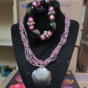 Elegant Pink and Black Beaded Necklace and Bracelet Set